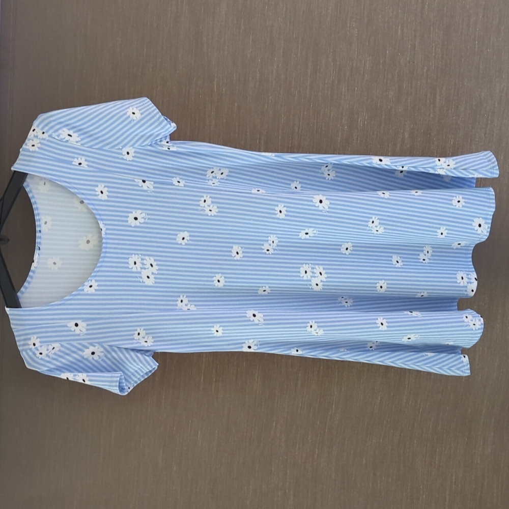 No brand Midi dress Size M Blue and white striped with white daisies